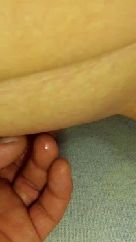 MiLF rende il cazzo duro e viene sborrata dentro pov