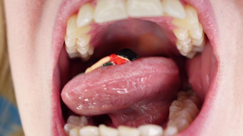 Julie Bliss: Giantess Bunny Bliss