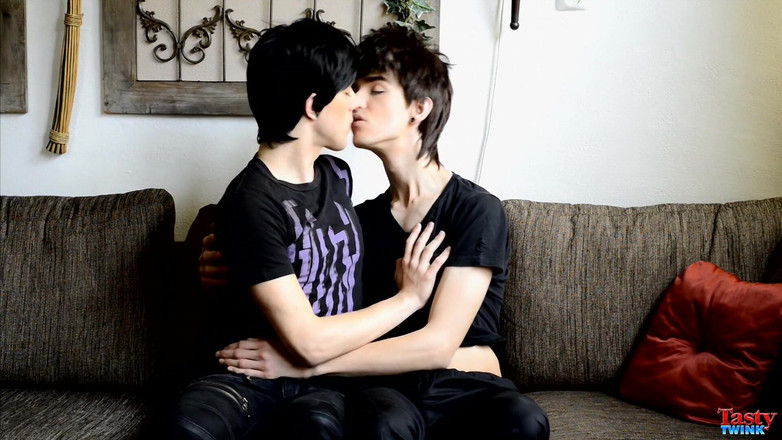 Tasty Twink: Honění, nálože mrdky s Ethan &amp; Seth