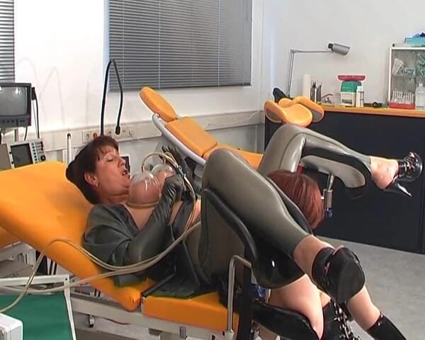Rubber & Clinic Studio - 1ATOYS: Xtreme vacuum pussy pumping