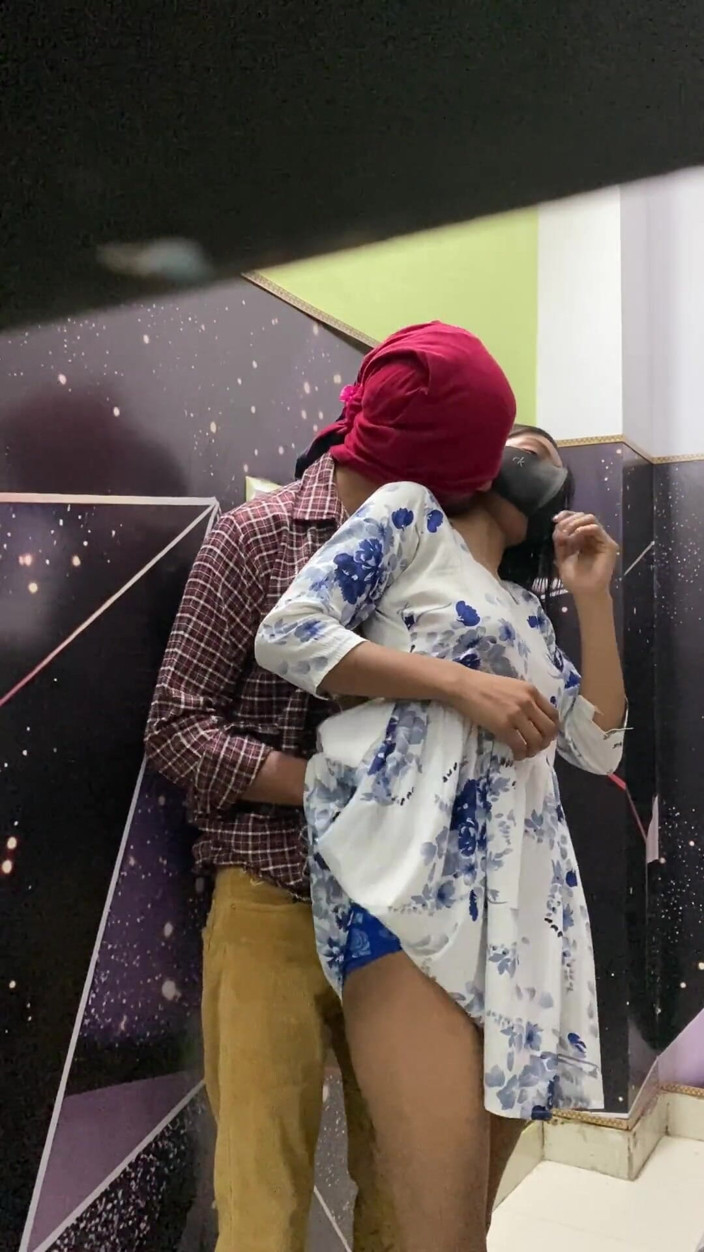 Bracing Safari 4: Indian Hot Girlfriend Meet in Hotel with BF Hard Fucking