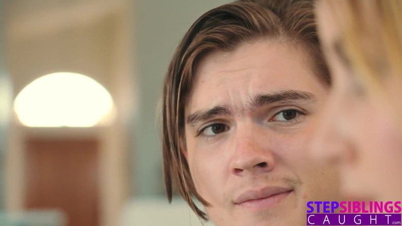 StepSiblings Caught: สาวอร่อยประจำเดือนสิงหาคม 2023 Maria Kazi - S4:e1