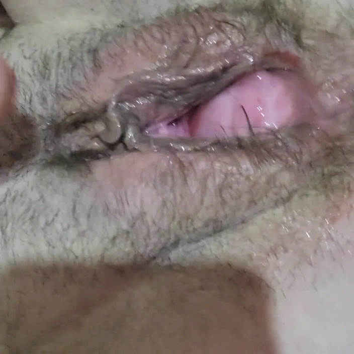 EliteLadyS: MILF Fan Bus