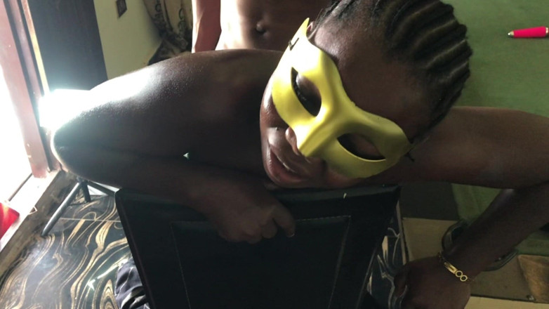 Amateur Teen Studio: Speel met mezelf voordat hij me neukt