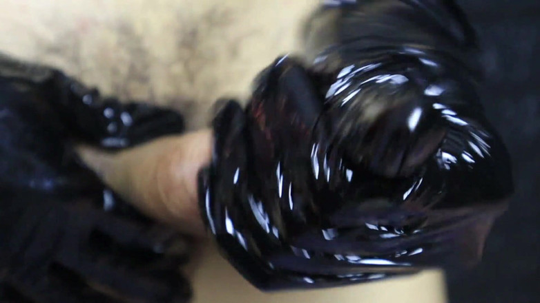 SEXY_GUYBEST: Cewek seksi dengan sarung tangan lateks lagi asik masturbasi kontol...