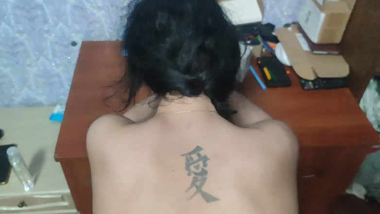 DirtyLubov: Anal med naken svarthårig