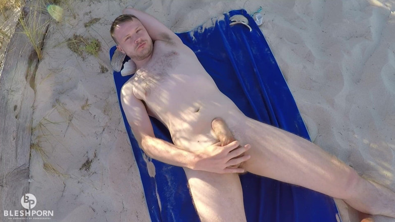 bleshporn: Julian Bleshs strand sperma