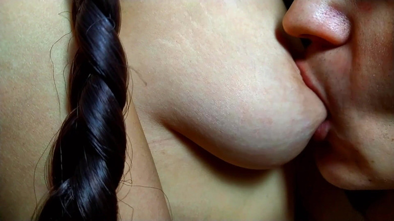 Nipple Stock: Menghisap puting berair