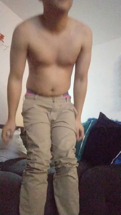 Des gros pieds sexy pour ta bouche