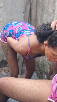 100% anal en las escaleras de una casa abandonada con broche viejo