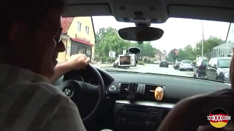 123XXX - Fucked Amateurs in Germany!: Schattige meid stuiterend op grote harde lul