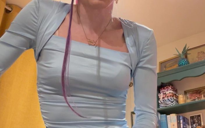 Jessica silk: Jess Silk Rides Dildo