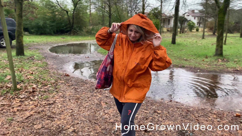 Homegrown Big Tits: Любительський трах у лісі