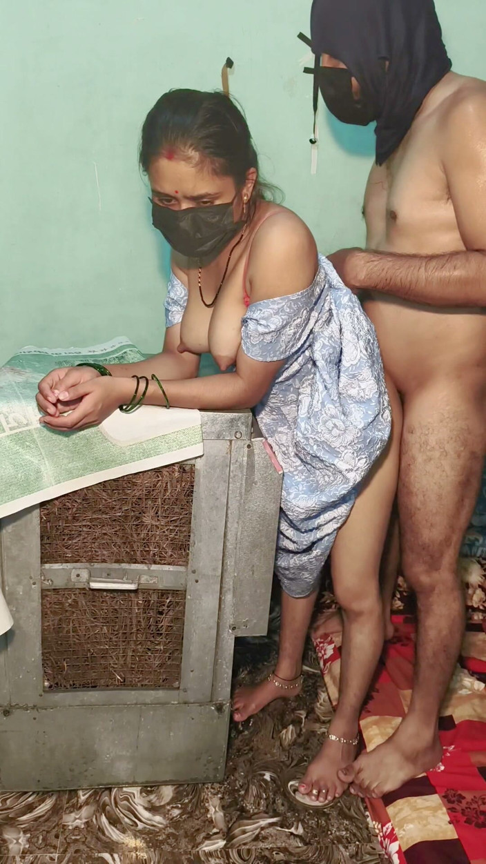 yongboy1: India hermosa chica primera vez de la universidad novia estilo...