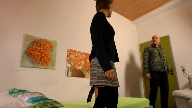MMV Mature: 란제리 입은 미시 독일 금발, 입에 사정할 때까지 대머리 친구를 빨고 따먹는 스타킹과 하이힐