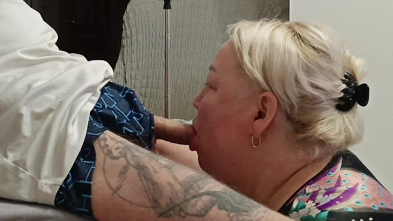 Zona901: Сосед пришла в гости, чтобы получить достаточно спермы