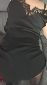 Líbí se ti moje špinavá malá milf děvka
