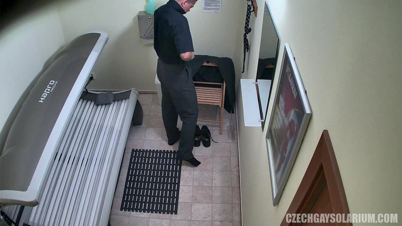 Czech Gay Solarium: Tcheca Gay Solarium 50 Ripped Hunk's Cam Action