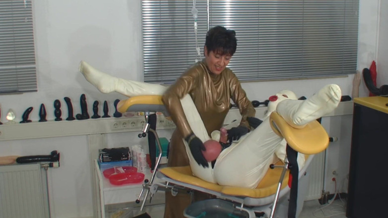 Rubber & Clinic Studio - 1ATOYS: CBT - ripieno di palle saline