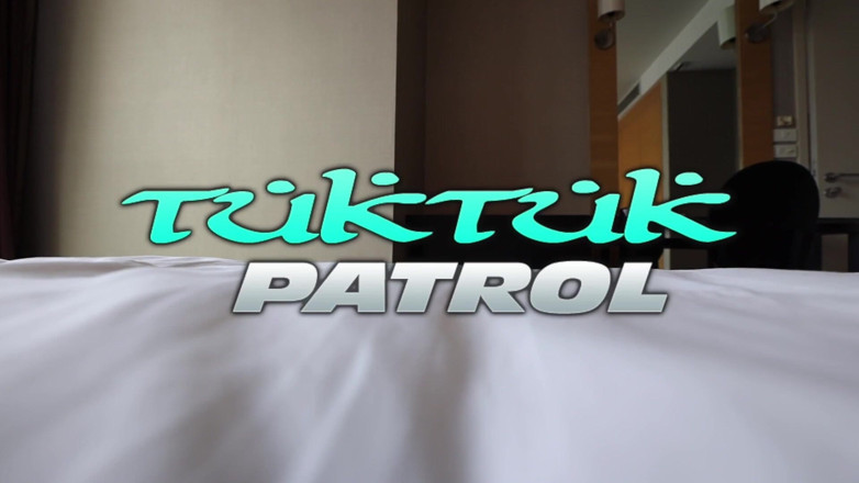 Trike Patrol - Tuk Tuk Patrol: TukTukPatrol вздергивую тайскую девушку сиськами заполнили кримпаем и спермой