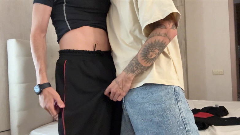 Ethan Lestray: Hai anh em kế nếm thử những to của nhau...