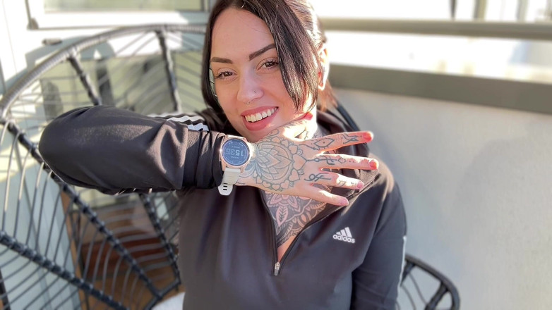 Miss Valentina: Costoso Guarda JOI