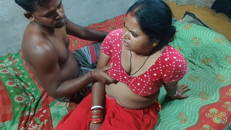 Raju Raju: 裸体操年轻的继阿姨