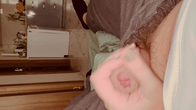 sexalko: 내 을 문지르고 저항할 수 없어 소파에 갑각류를 삽입, 바로 그녀의 옷!