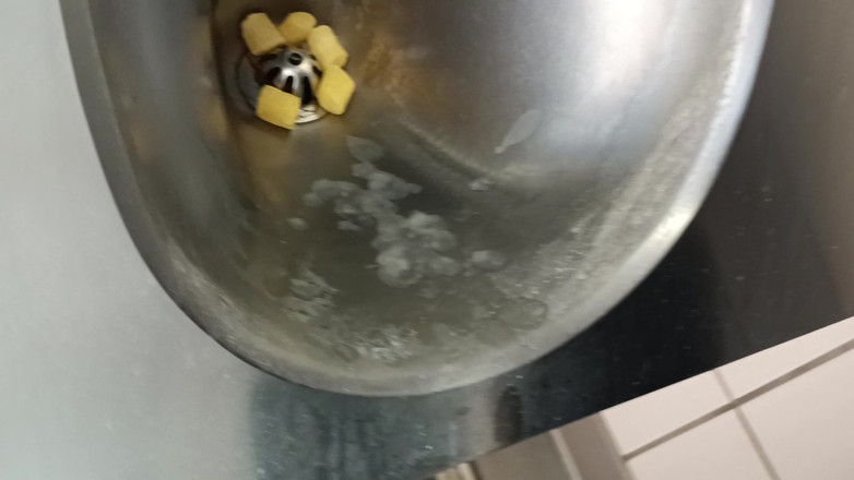 Rockardglans: Две порции спермы в писсуарах крупным планом, большой член дрочит и кончает на улице