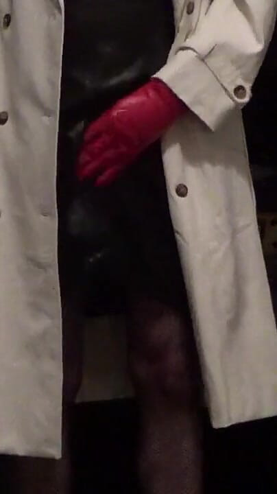 Kirsten la birichina a tarda notte (Kirsten in pelle) Late Nigh Naughty Kirsten (Leather Kirsten)