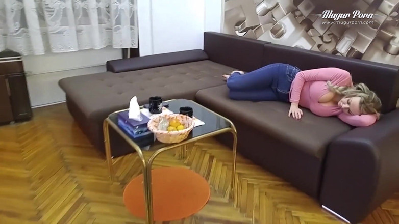 Mugur's World: Mugurporn Series - Episode 5: Mugur ปลุกฝันเสียวของ Amber Jayne ด้วยความสุข