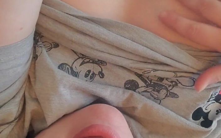 KinkyKatie: Bạn có bị phân tâm dễ dàng? Tôi biết tôi...