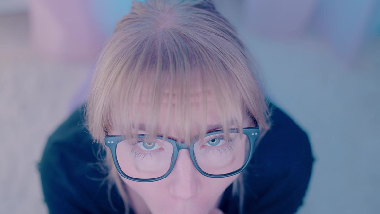 Jolie Lyon: De beste vriend van stiefzus is een pornoster