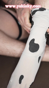 Au Pied Pour Ces Bas En Nylon - Amateur Francaise Footfetish Soft Dom Alt Domina Rousse Poilue Donjon