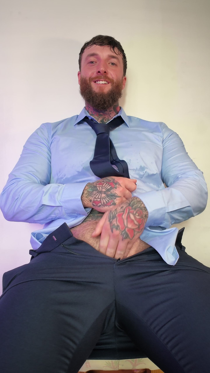 Tattooed Dom: Video tôn thờ hình xăm dom solo bắn tinh