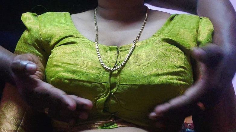 Desi Mohini: Un patron indien appelle sa secrétaire dans sa chambre privée