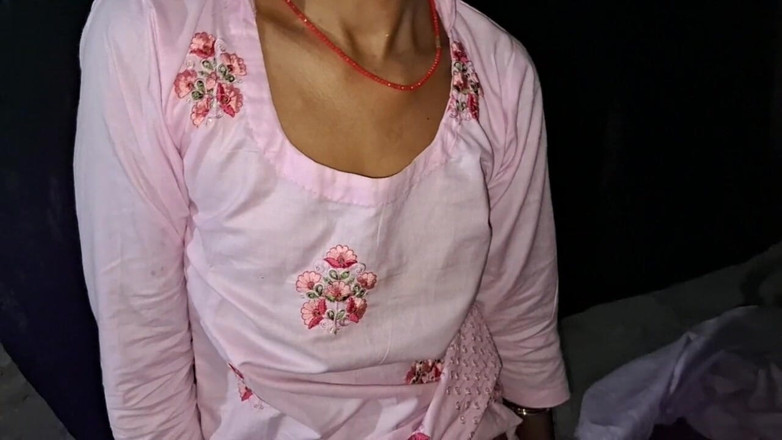 Rakesh: Indien desi hauswaif Rani bhabhi ki chudayi mari chambre moi...