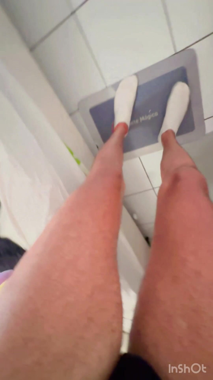 Boy feet: Pokazywanie ciała po zajęciach