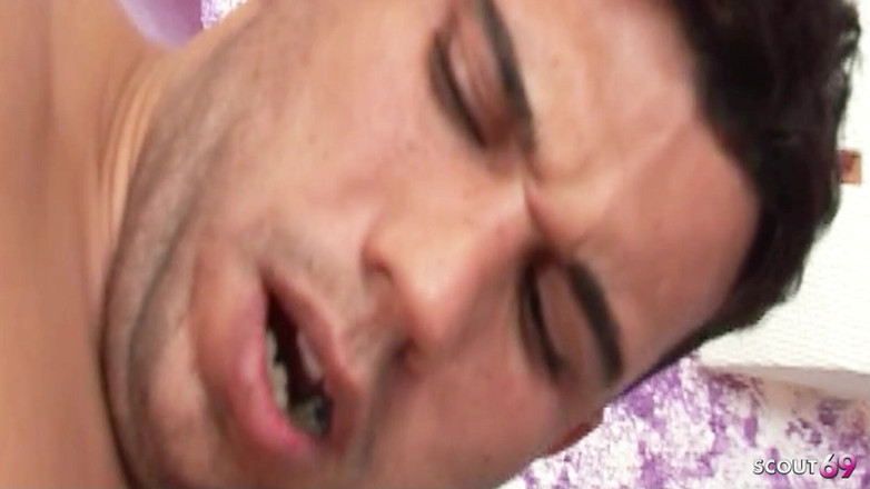 Shemale TS Collection: लड़के को होटल में बड़े स्तनों वाली लैटिन किन्नर से अपनी पहली गांड चुदाई मिलती है