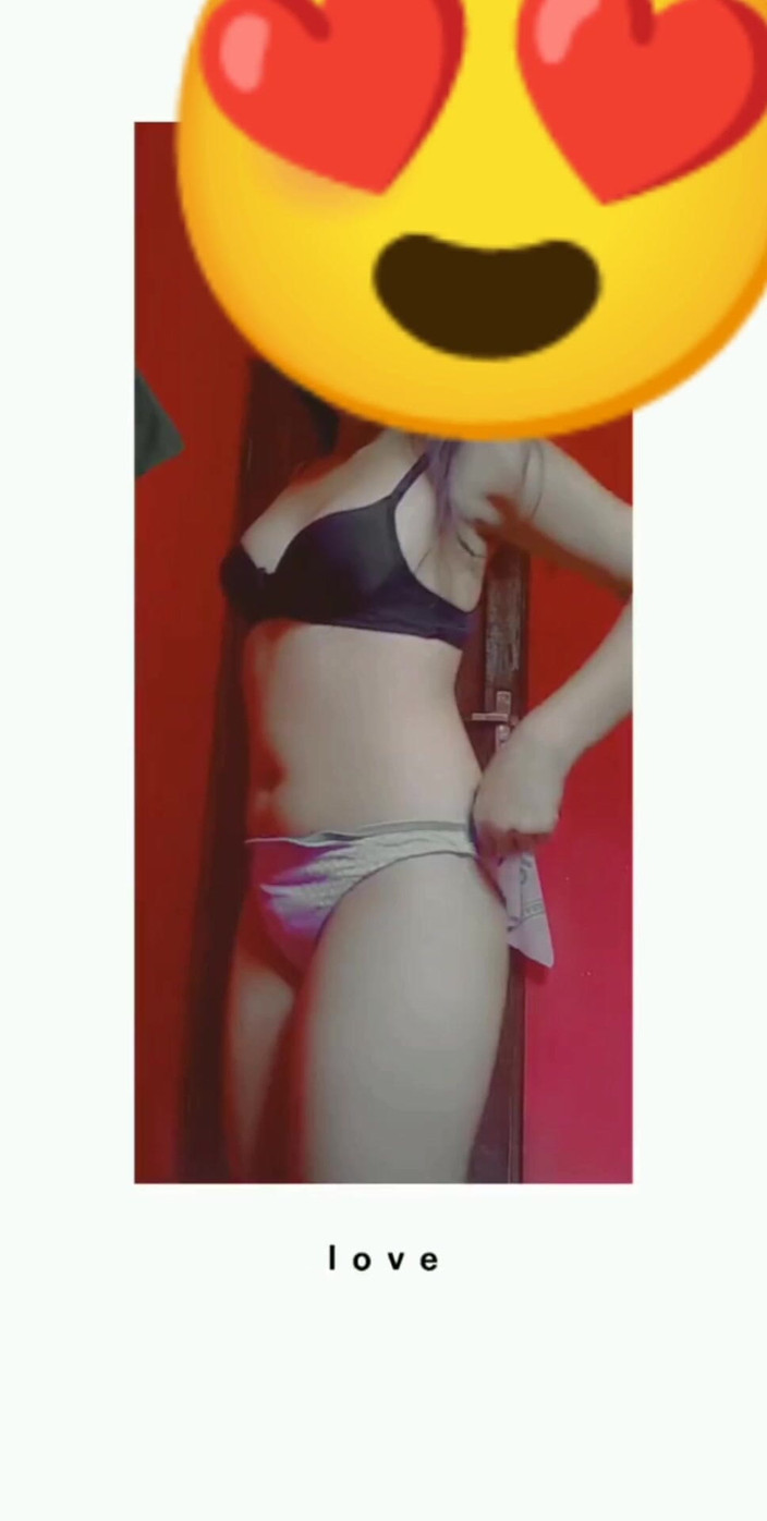 Eatrella j: Young Lady Dancing Hot