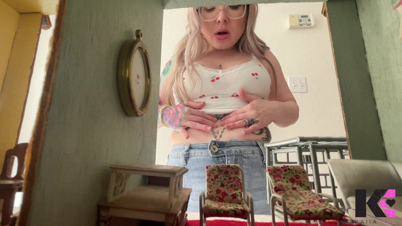 Kaiia Eve: Riesin knirscht blecherne schreit und schluckte, als sie in meinen...