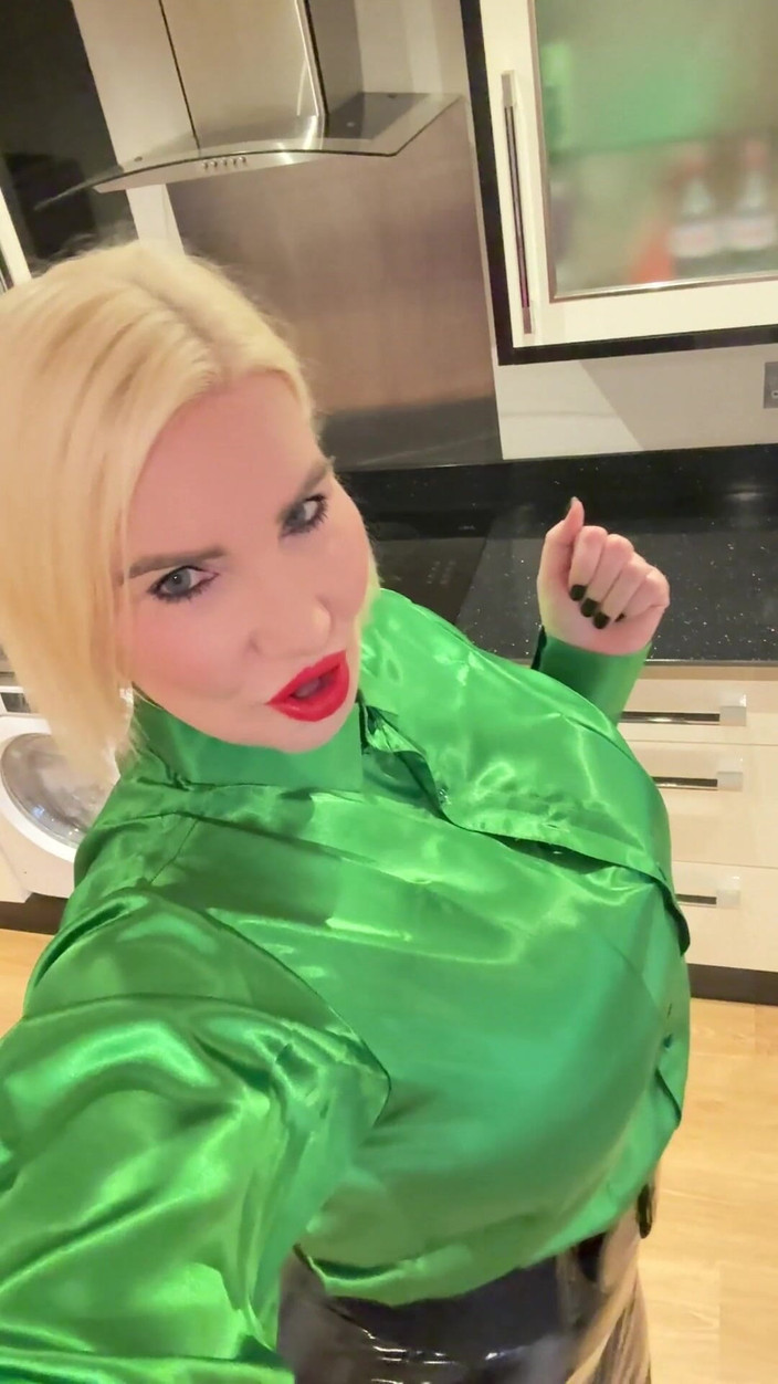 Sophie James: Bullseye pancutan muka menembak batang saya!