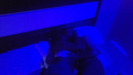 Creamyshuga: Está llevando a su esposa a otra nube