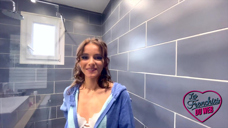 The Frenchies of the web: Ariana și Anita, două fete perverse care se bucură de plăceri...
