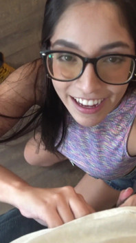 Aksi hot lesbian madison wilde yang dicrot di muka setelah seks threesome