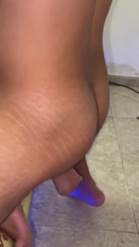 Jiran keldai besar itu sangat slutty apabila suaminya keluar bekerja.