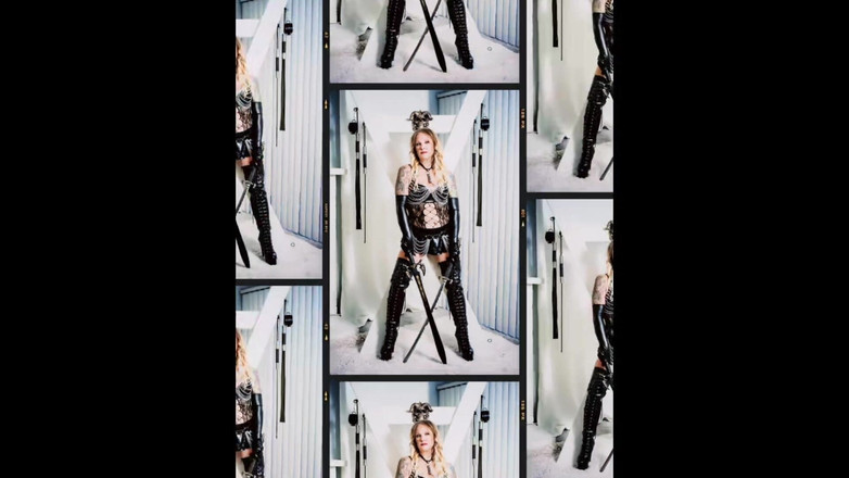 Kora Bell: Mistress Kora Bell Dominuje Pup Play Duo: Ustalanie, Zachęcanie Bi,...