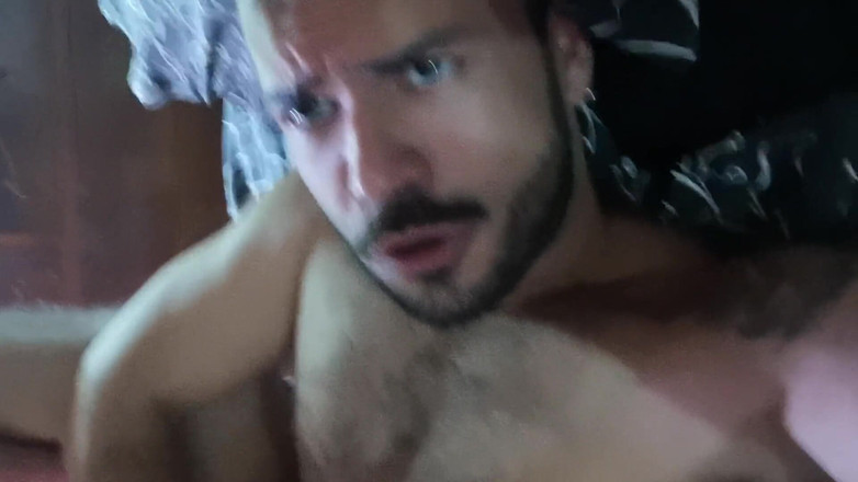 Monster Dick Hunters: Hračkář běhá kolem