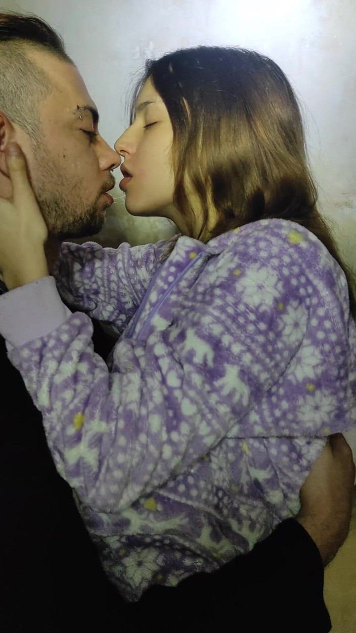 Endemoniados: The horniest and dirtiest kiss on the internet with a...