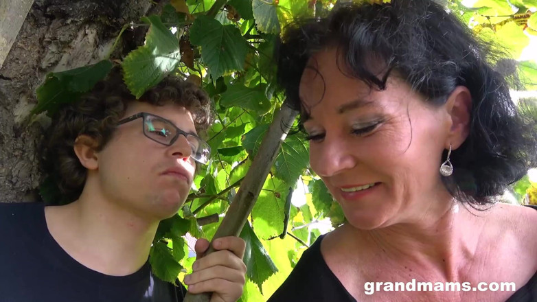 Grandmams: Il suo sogno diventa realtà con le nonne
